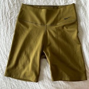 Nike One 7” Short Green Size Small